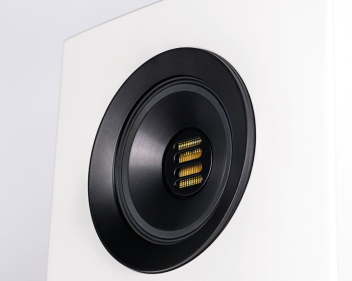 ELAC Concentro S 509 - stepX-JET coaxial Midrange-Treble Driver System 